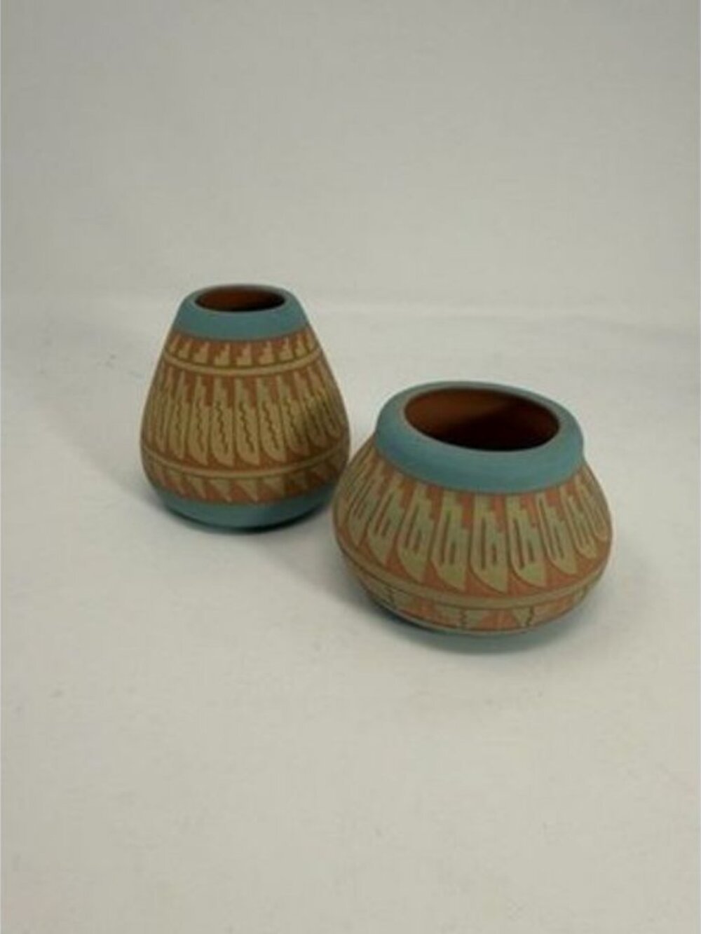 2 Navajo Indian Hand Etched & Painted Clay Pottery Vases by artist A Smith - Picture 3 of 10